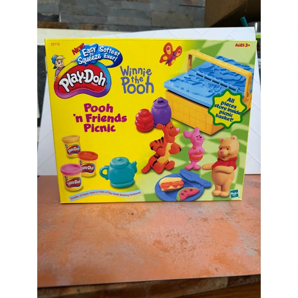 Play-Doh Winnie the Pooh n Friends Picnic Set 2001 Hasbro Disney 22172 New